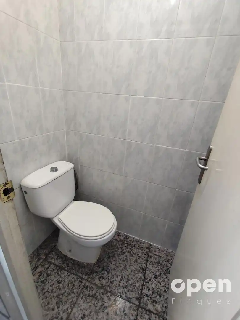 Bathroom of Flat for sale in Terrassa  with Heating and Terrace