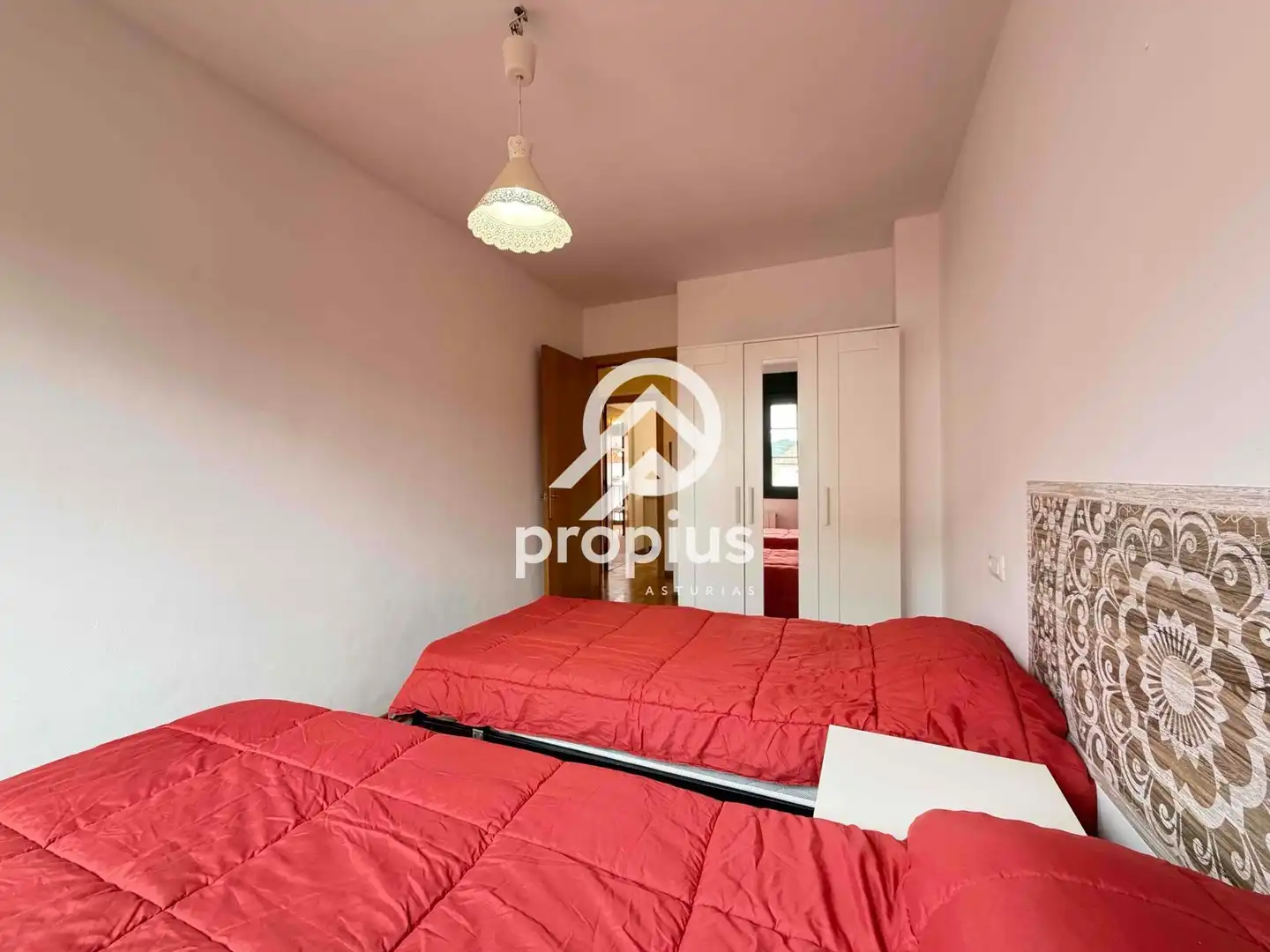 Habitación de Piso en venta en Soto del Barco con Calefacción, Trastero y Amueblado