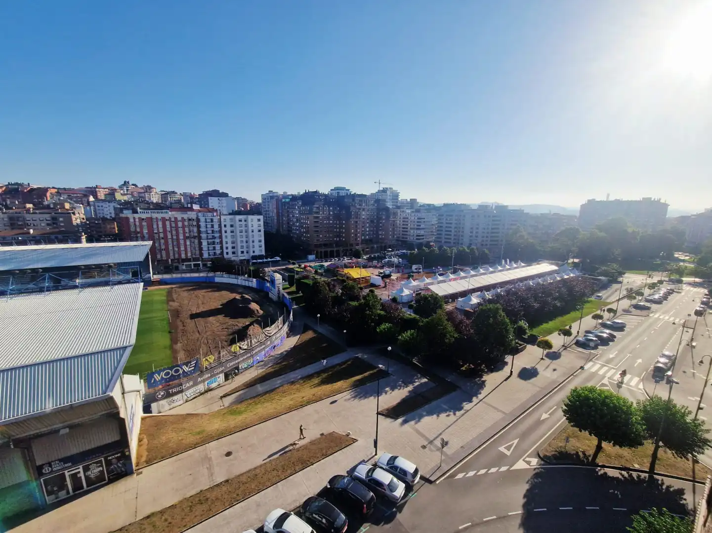 Vista exterior de Pis en venda en Avilés amb Calefacció, Parquet i Terrassa