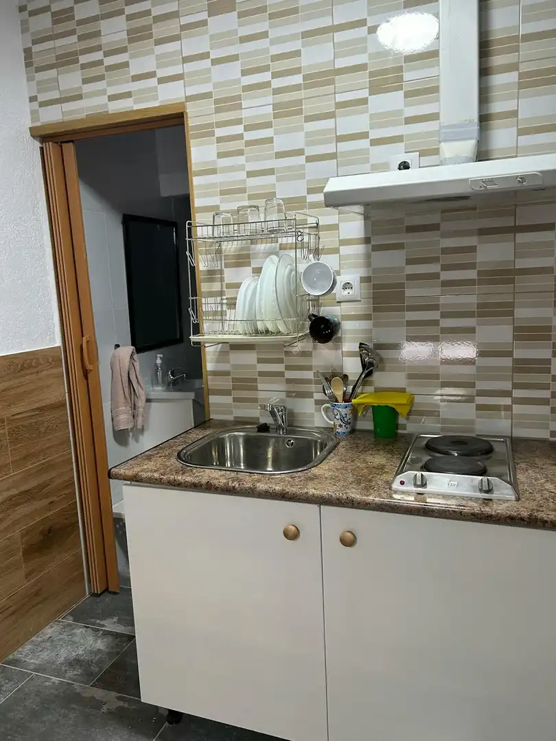 Cuina de Pis de lloguer en L'Hospitalet de Llobregat amb Aire condicionat, Calefacció i Rentadora