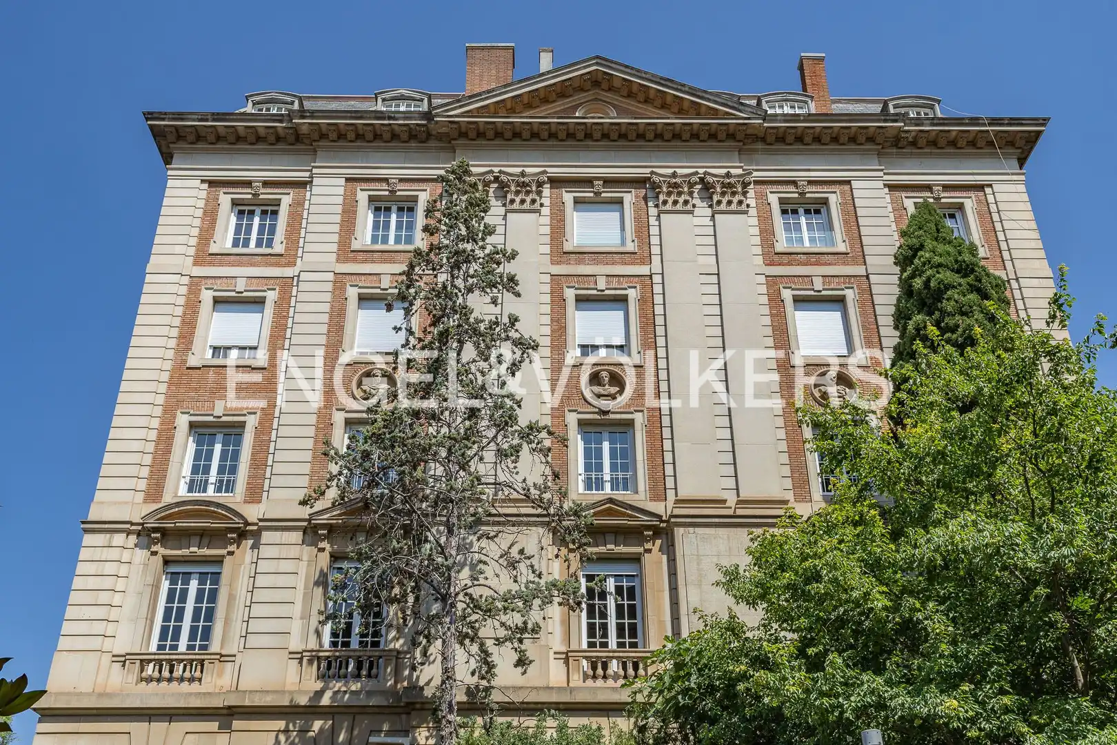 Vista exterior de Piso en venta en Barcelona con Aire acondicionado y Calefacción