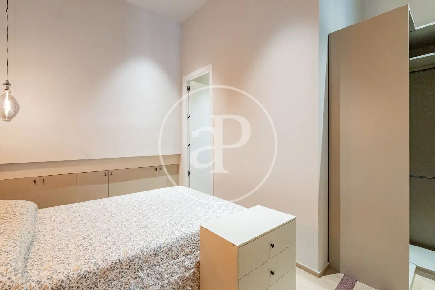 Schlafzimmer von Wohnung zur Miete in Madrid mit Klimaanlage, Heizung und Möbliert