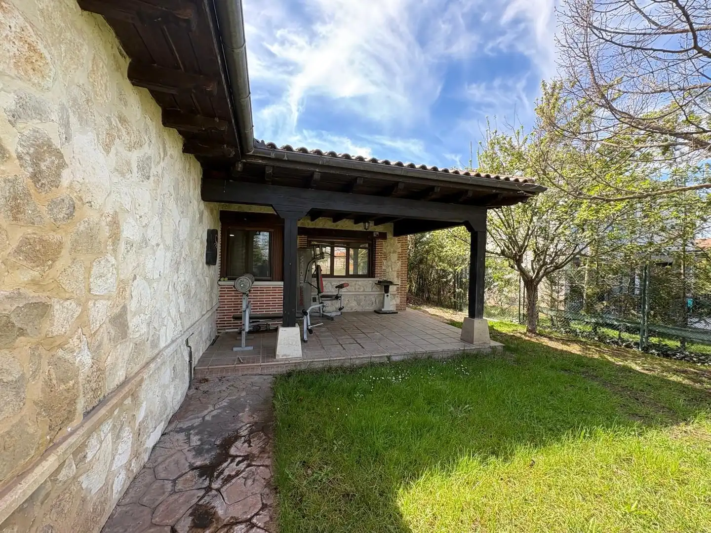 Terrassa de Casa o xalet en venda en Laguna de Duero amb Calefacció, Jardí privat i Traster