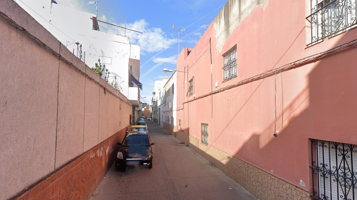 Exterior view of Single-family semi-detached for sale in  Sevilla Capital