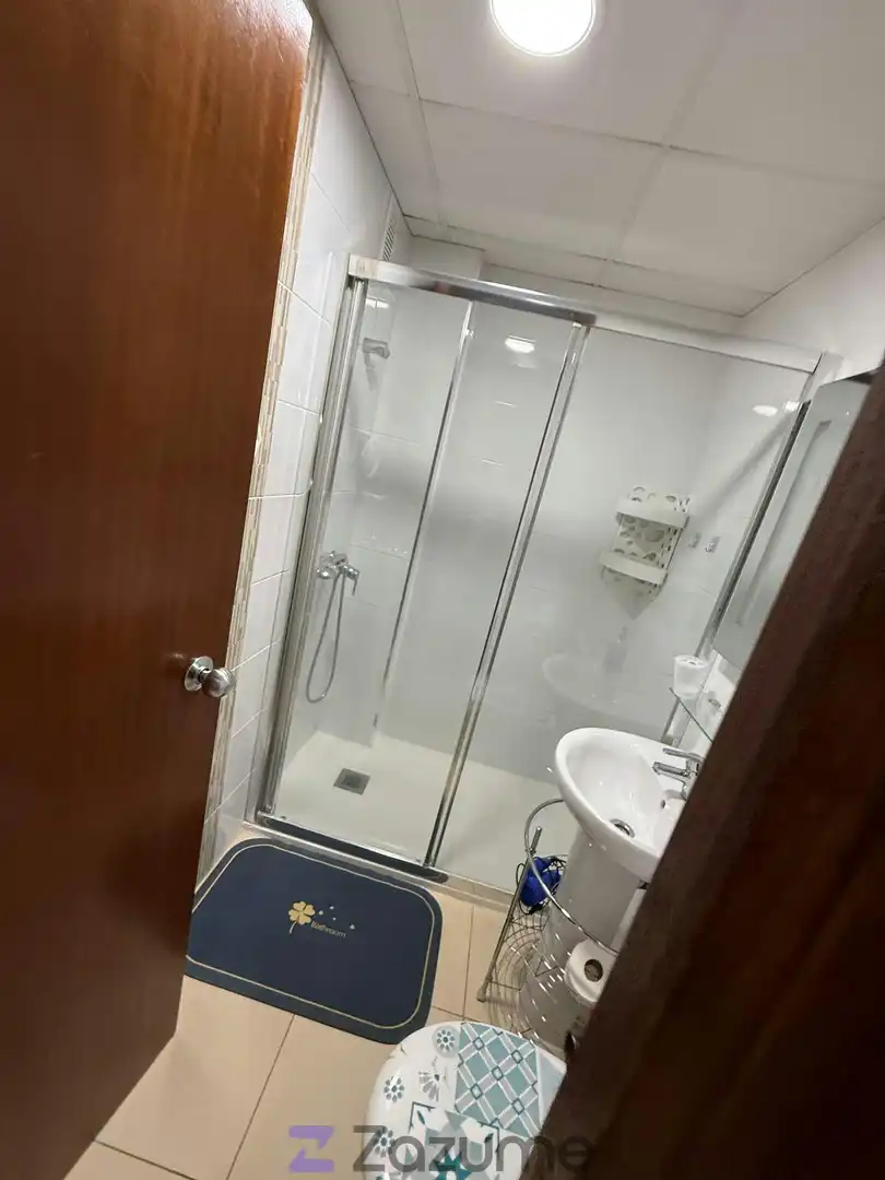 Bathroom of Flat for rent in Benidorm  with Swimming Pool, Furnished and Washing machine