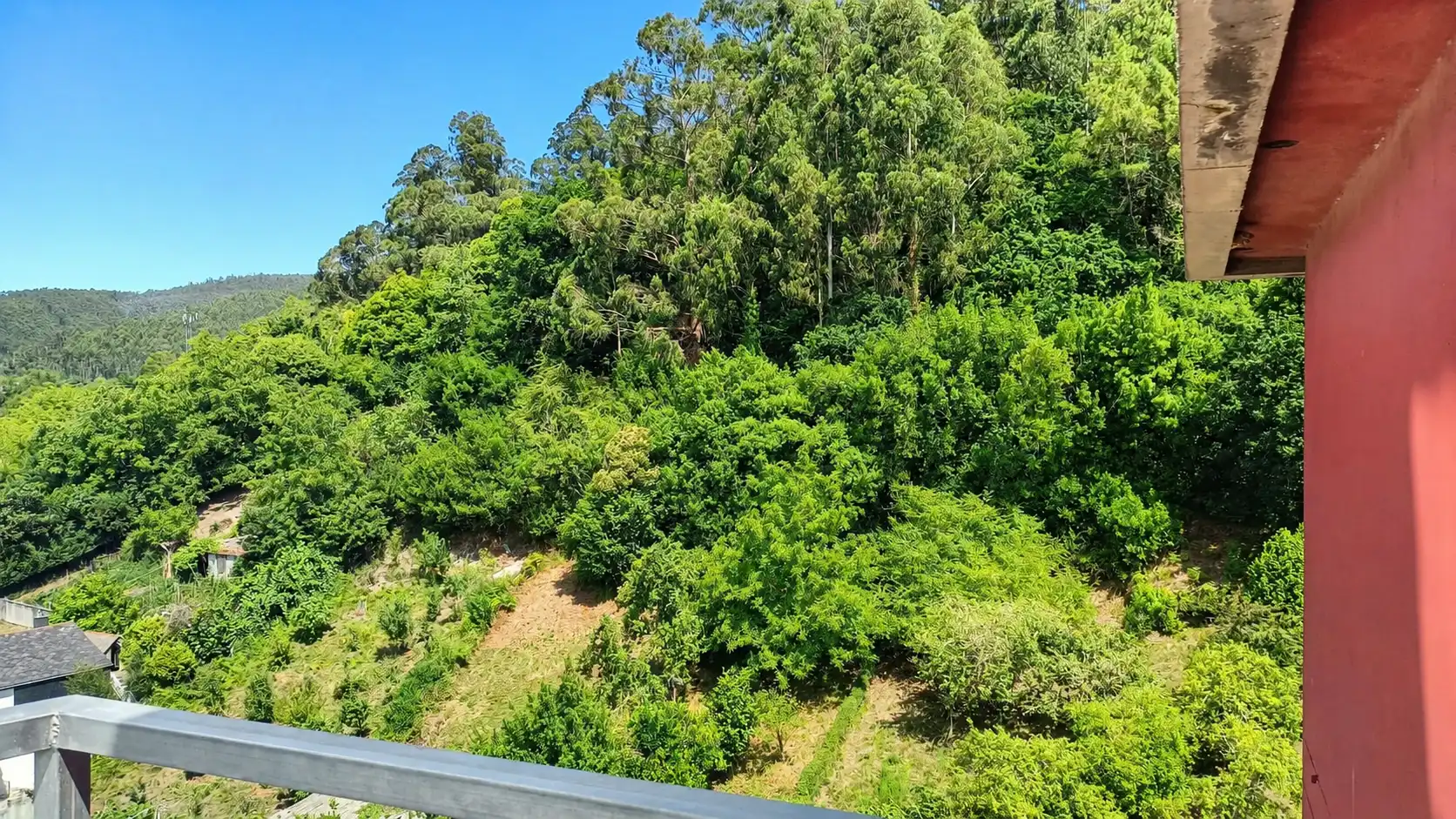 Vista exterior de Ático en venta en Viveiro con Calefacción, Terraza y Trastero