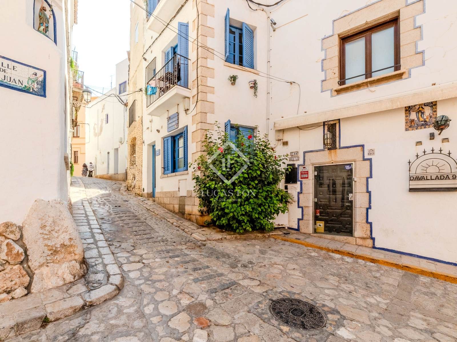 Vista exterior de Casa o xalet en venda en Sitges amb Aire condicionat, Calefacció i Balcó