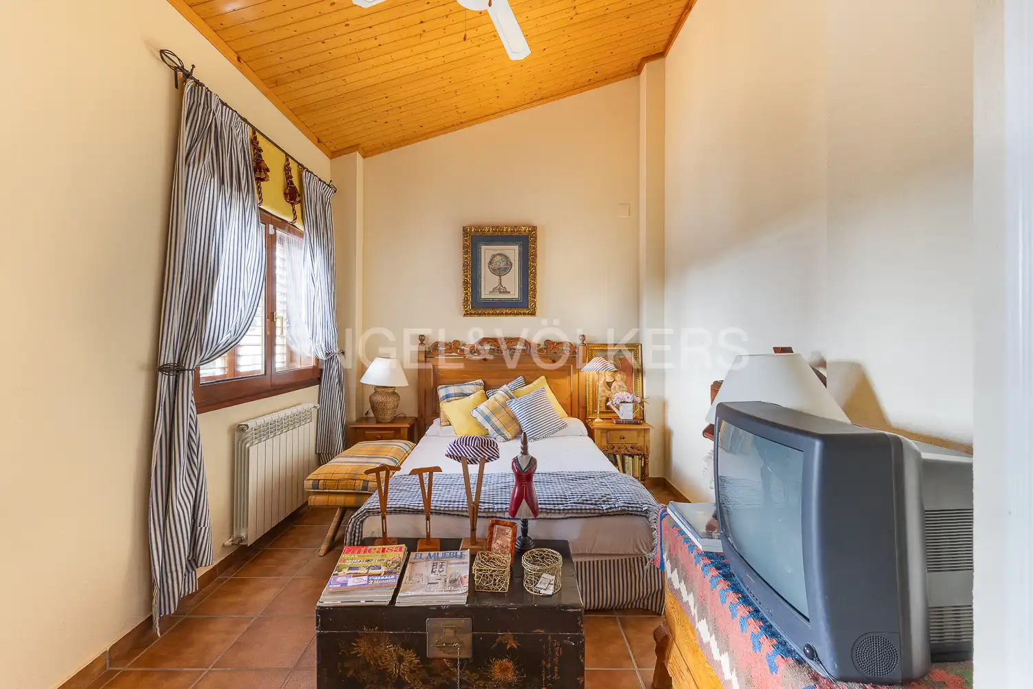 Habitación de Casa adosada en venta en Viver con Calefacción, Terraza y Amueblado