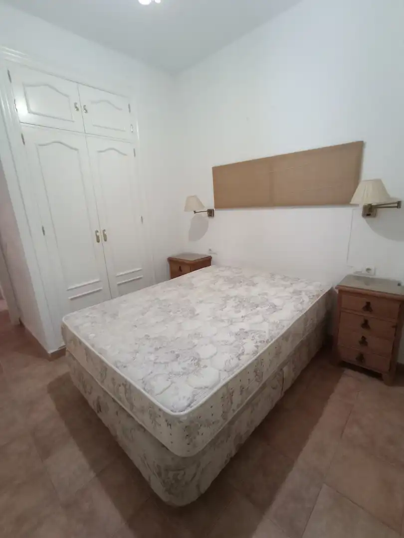 Dormitori de Apartament de lloguer en Málaga amb Aire condicionat, Terrassa i Moblat