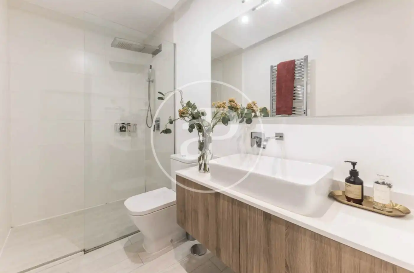 Baño de Piso de alquiler en Madrid con Aire acondicionado, Calefacción y Amueblado