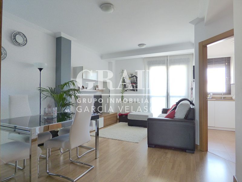 Sala d'estar de Apartament en venda en  Albacete Capital amb Aire condicionat, Calefacció i Traster