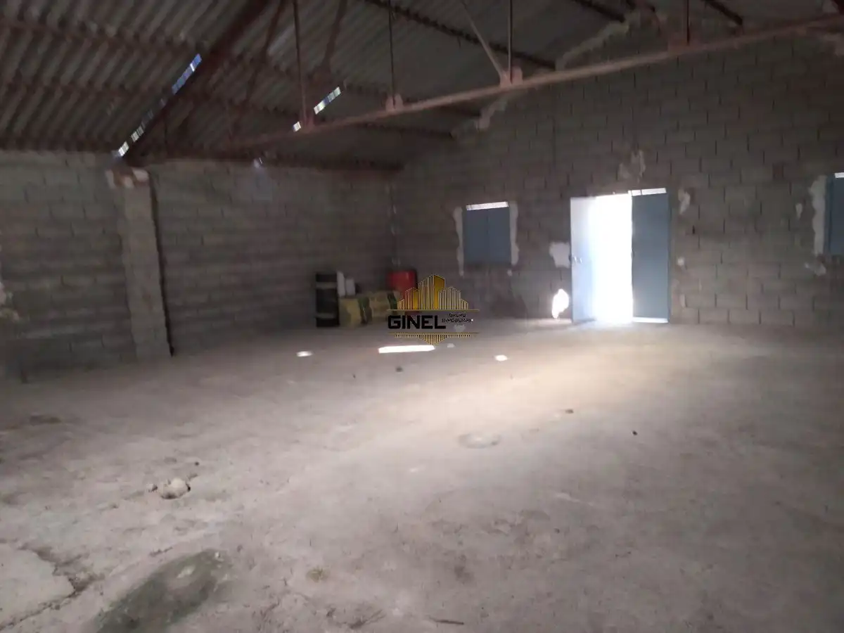 Nau industrial en venda en Jaén