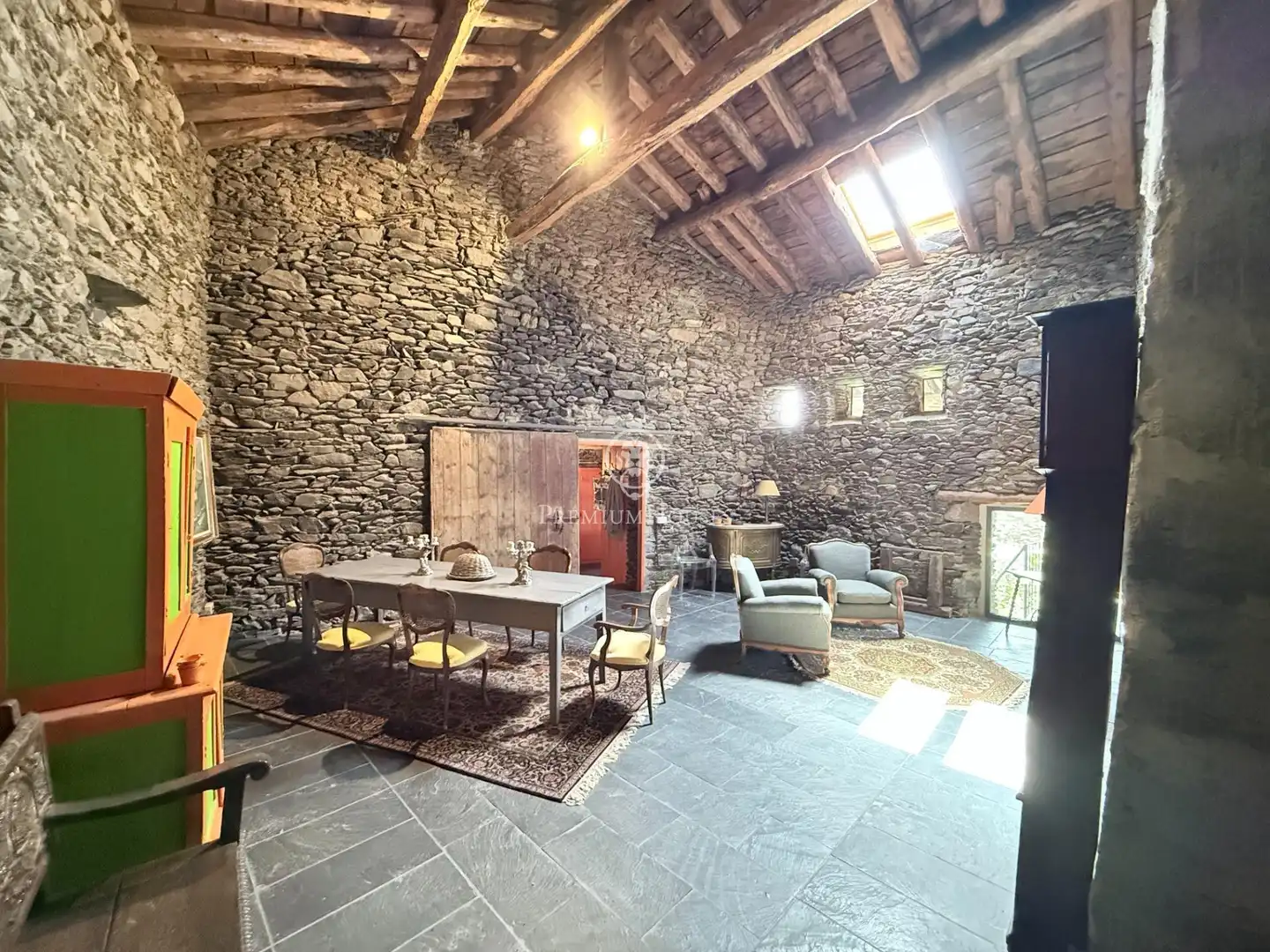 Sala d'estar de Finca rústica en venda en Guils de Cerdanya amb Jardí privat i Traster