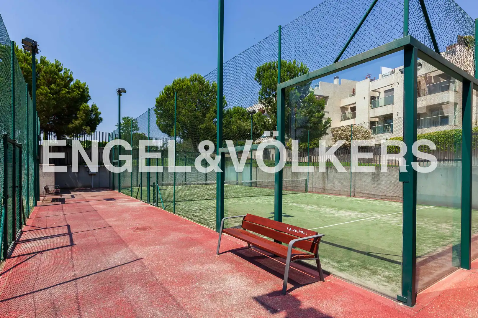 Vista exterior de Ático de alquiler en Pozuelo de Alarcón con Calefacción, Jardín privado y Terraza