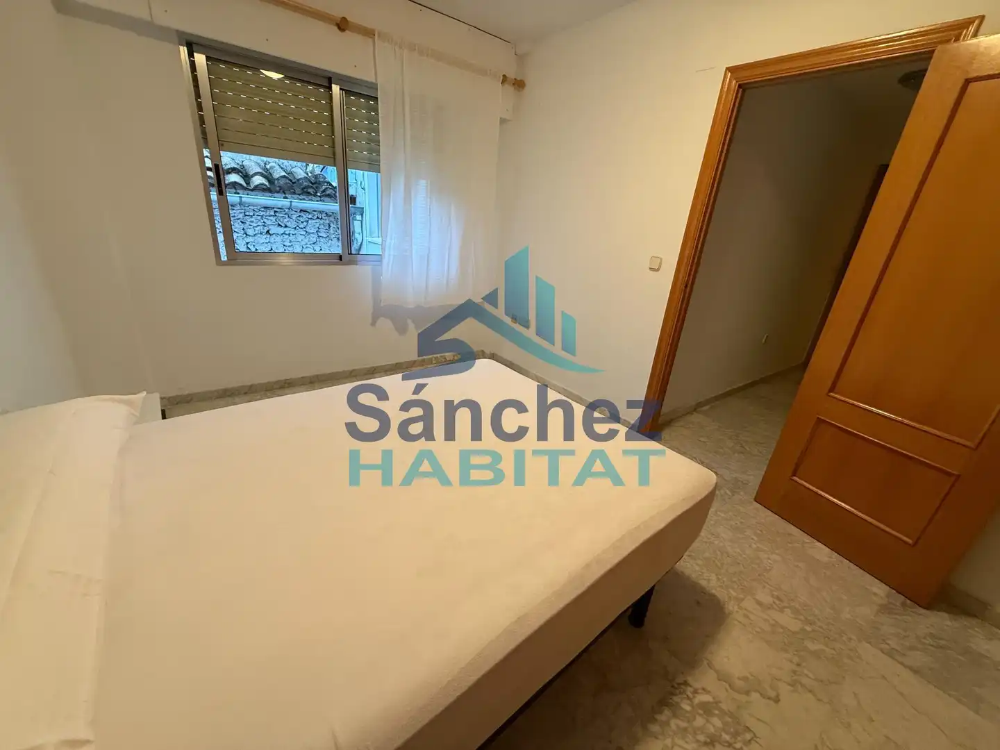 Habitación de Apartamento de alquiler en Chelva con Aire acondicionado y Amueblado