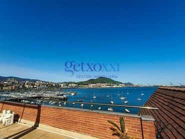 Dúplex con balcón en venta en Las Arenas