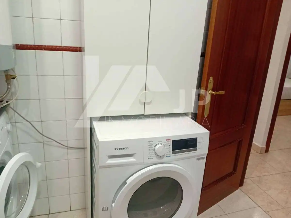 Wohnung zur Miete in Calle Buensuceso, Centro - Sagrario
