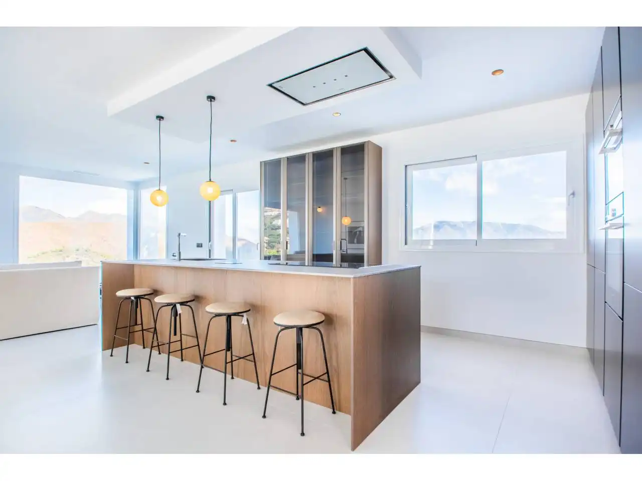 Cocina de Casa o chalet en venta en Marbella con Aire acondicionado, Calefacción y Jardín privado