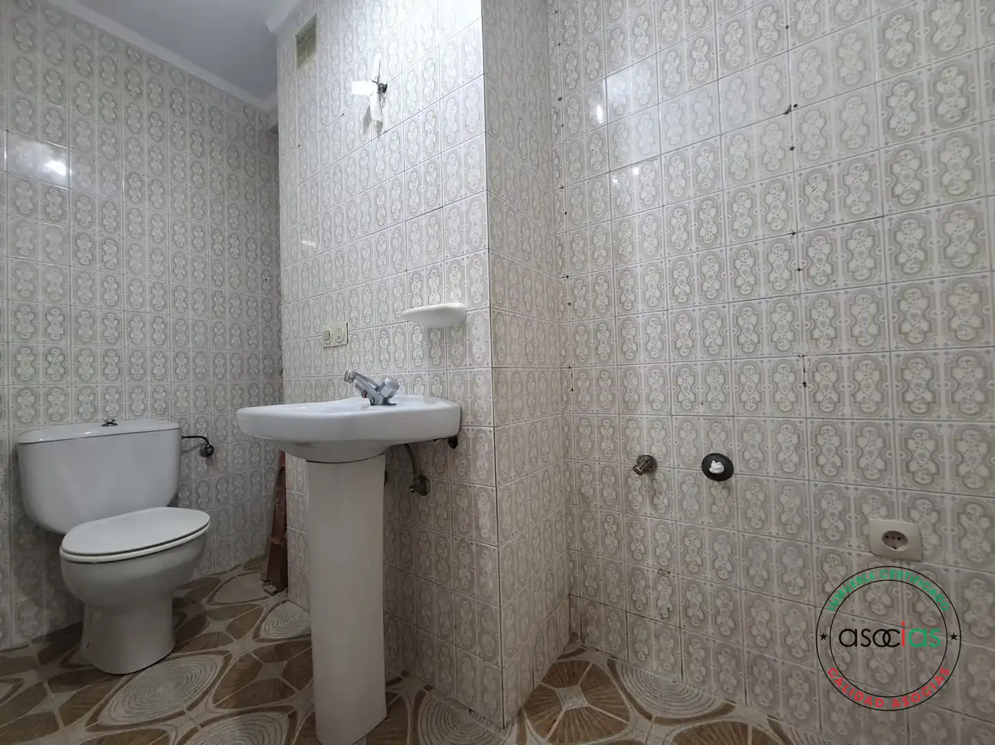 Baño de Piso en venta en Gijón  con Calefacción
