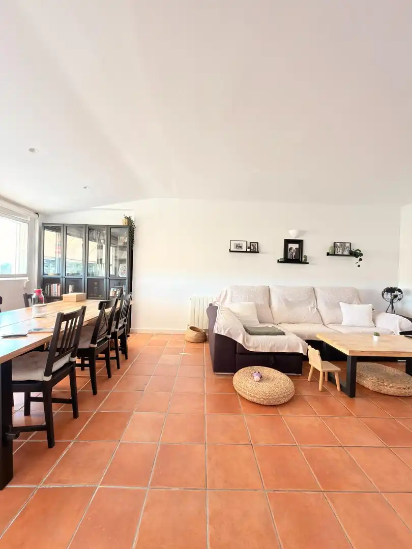 Wohnzimmer von Einfamilien-Reihenhaus zum Verkauf in Mutxamel mit Klimaanlage, Heizung und Terrasse