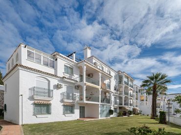 Dúplex amb piscina en venda a Urb Mirador de Calahonda