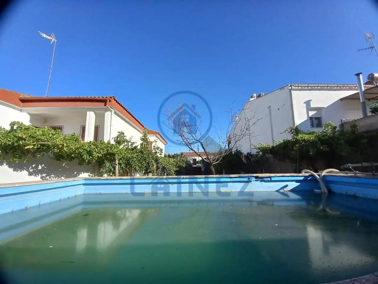Piscina de Casa o xalet en venda en Puebla de Sancho Pérez amb Jardí privat, Terrassa i Traster