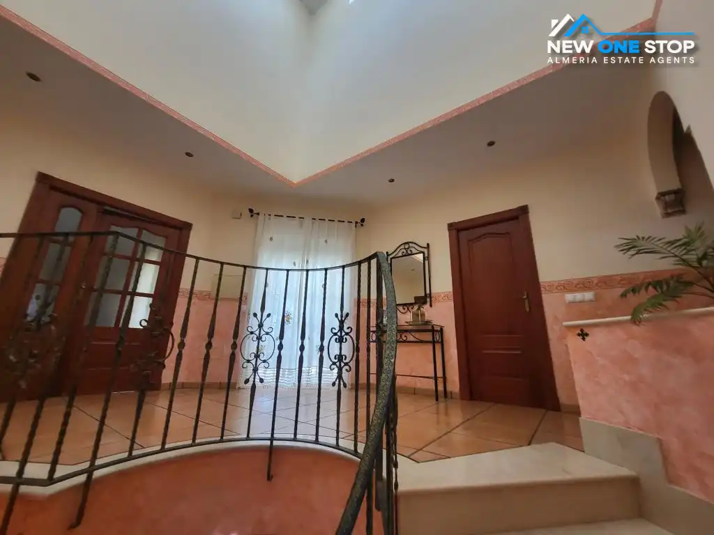 Casa adosada en venda en Cuevas del Almanzora amb Aire condicionat, Calefacció i Jardí privat