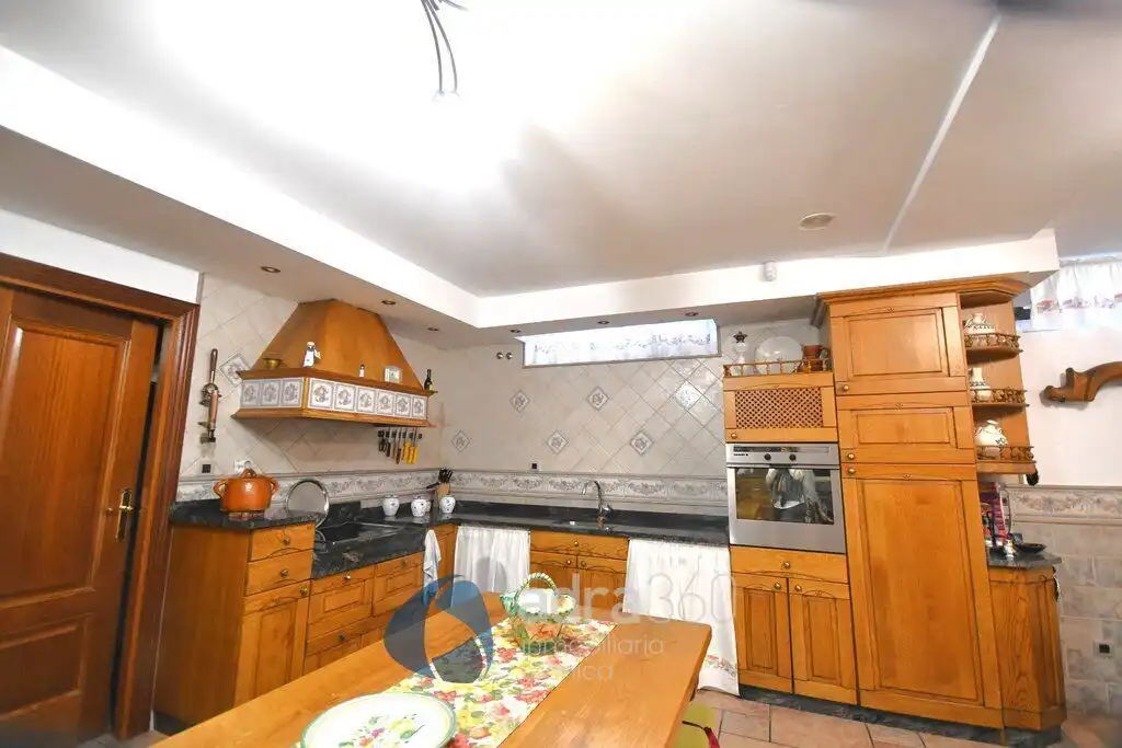 Cocina de Casa adosada en venta en Lardero con Calefacción, Terraza y Trastero