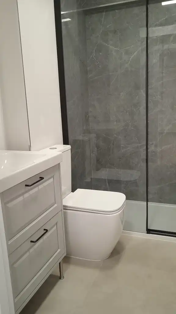 Baño de Piso en venta en Tarragona con Aire acondicionado, Horno y Microondas