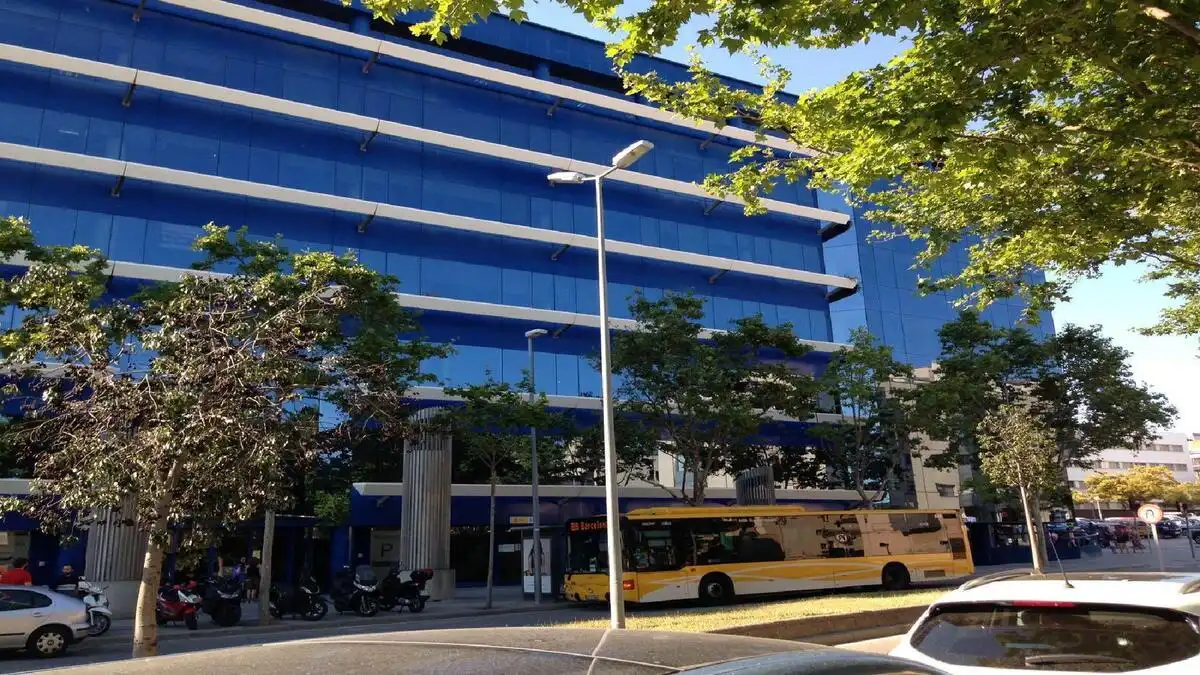 Außenansicht von Büro zum Verkauf in Badalona