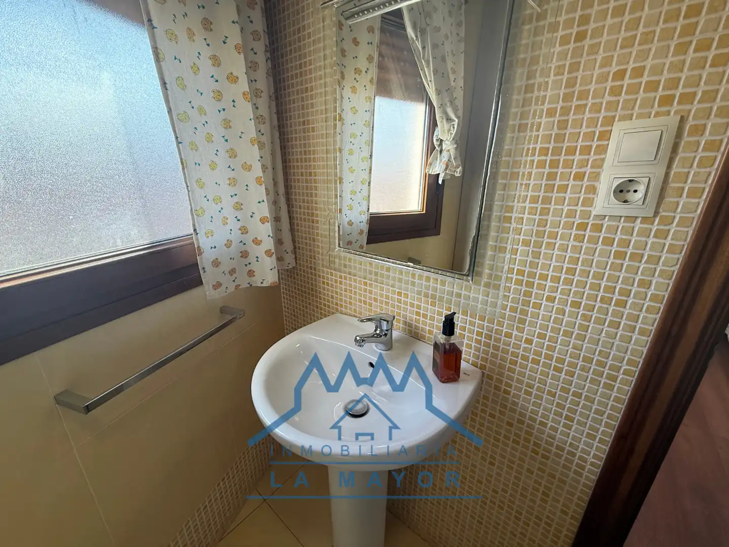 Baño de Piso en venta en Ciudad Real con Parquet y Piscina comunitaria