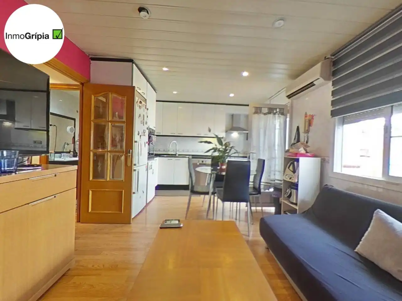 Living room of Houses for sale in Terrassa  with Air Conditioner, Heating and Parquet flooring