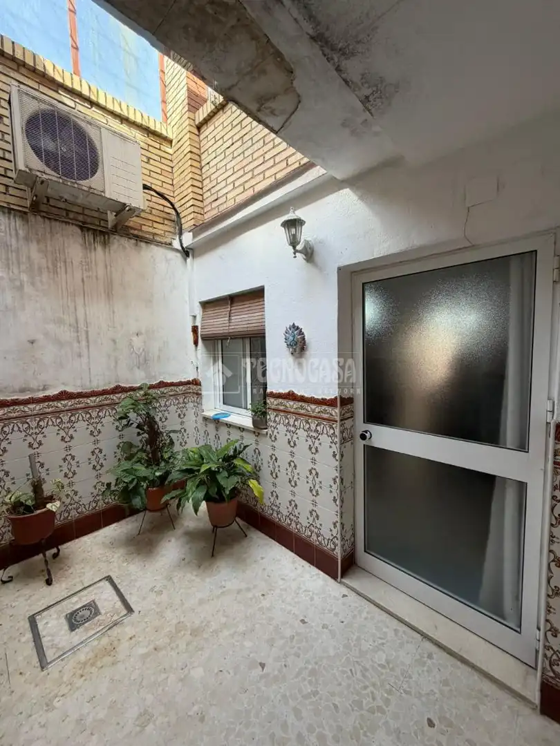 Exterior view of Houses for sale in Sevilla  with Terrace and Balcony