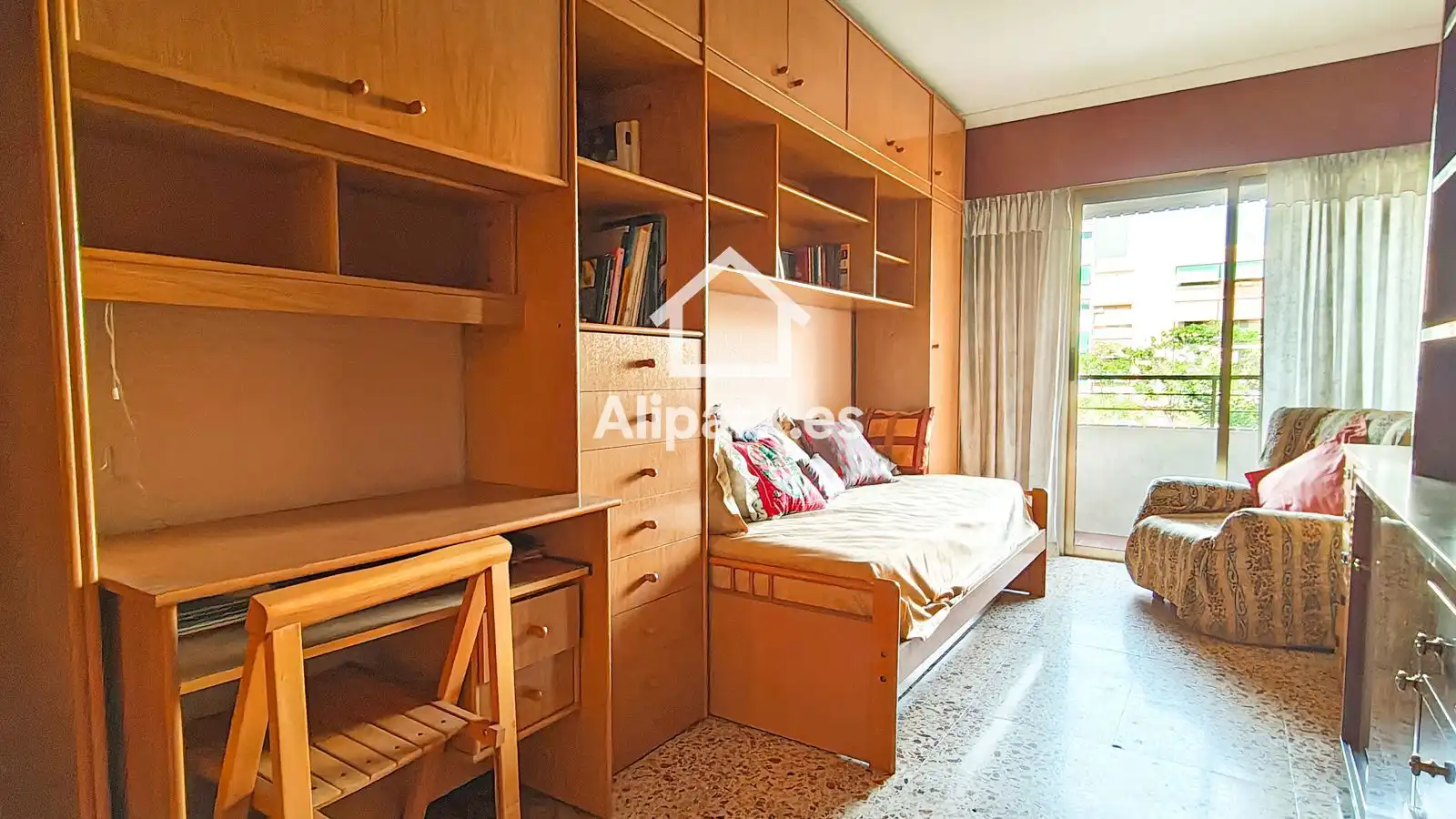 Habitación de Piso en venta en Alicante / Alacant con Aire acondicionado, Calefacción y Amueblado