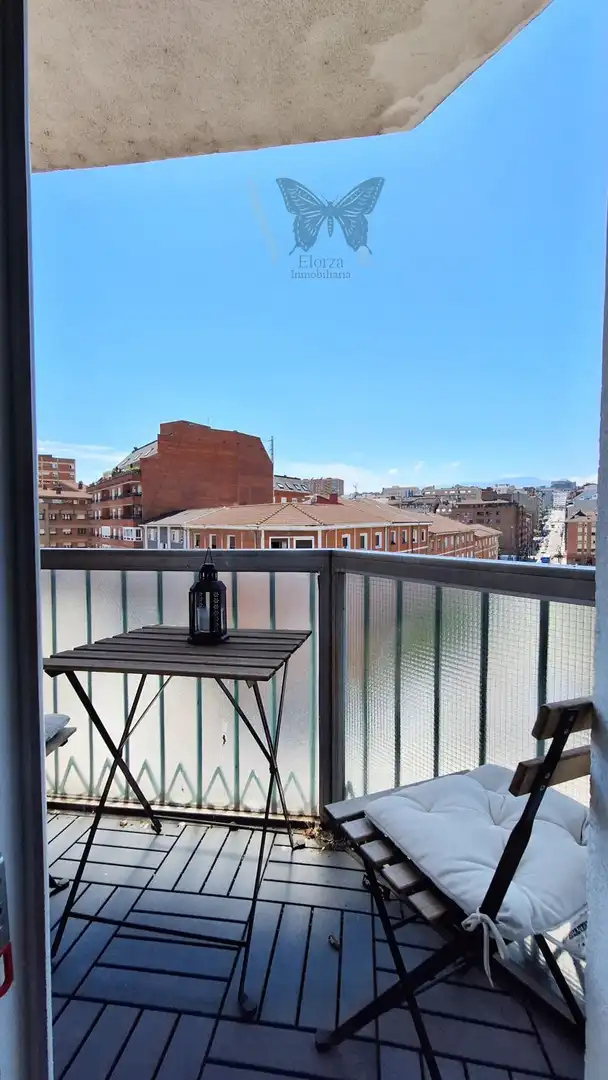 Terraza de Piso de alquiler en Oviedo  con Amueblado y Balcón