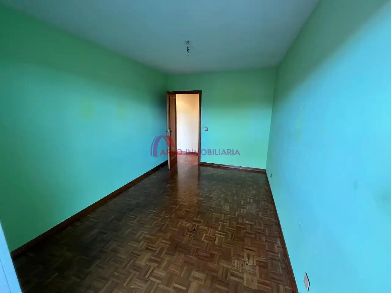 Bedroom of Flat for sale in Burgos  with Heating, Parquet flooring and Terrace