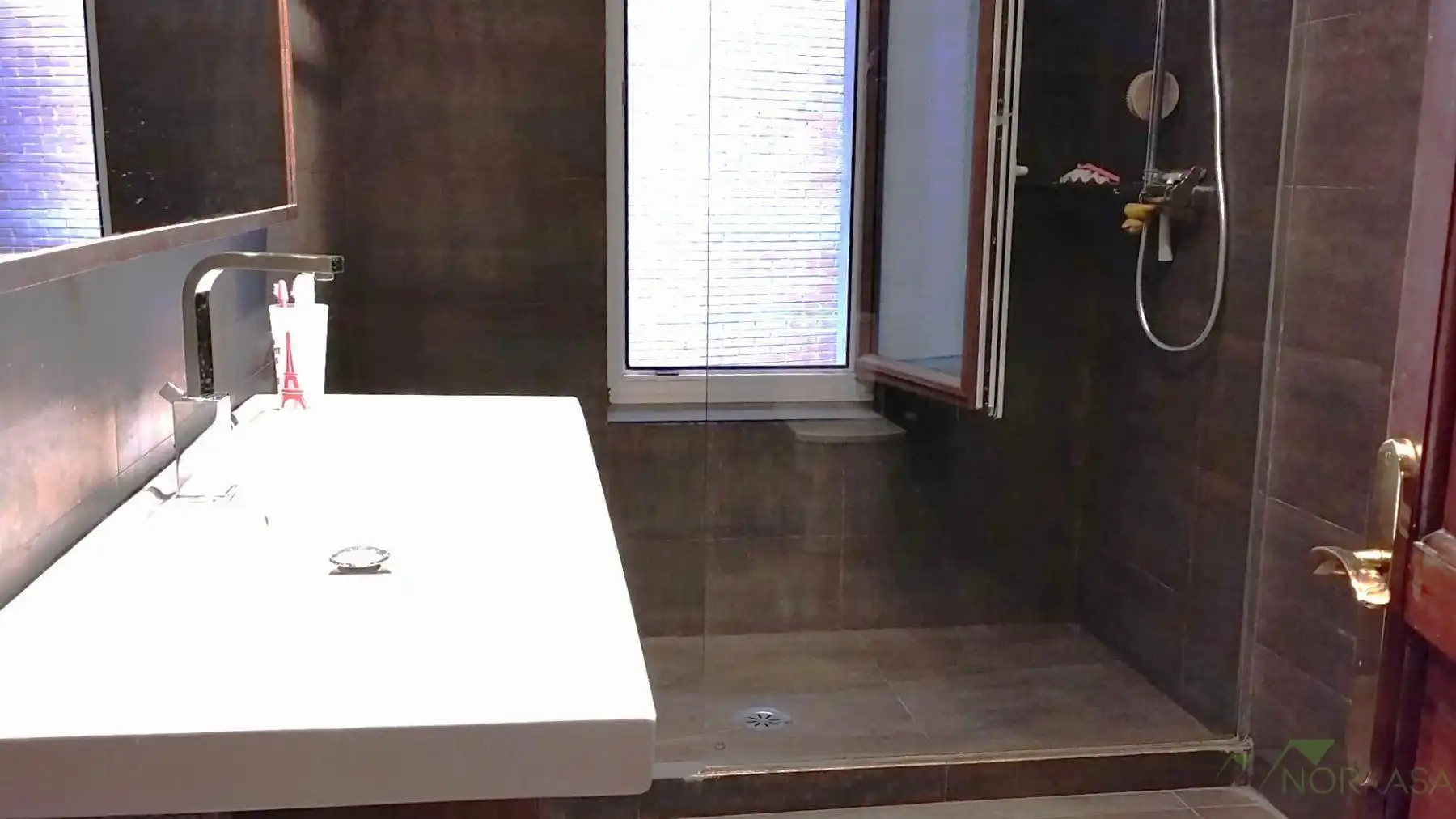 Bathroom of Flat for rent in Oviedo   with Heating, Furnished and Pets allowed