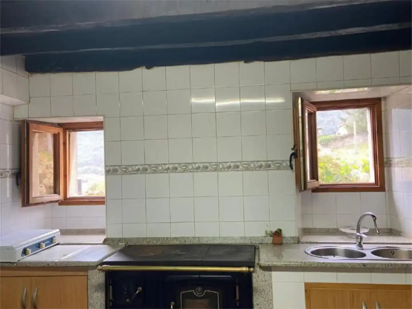 Cuina de Pis en venda en Soba amb Moblat i Balcó