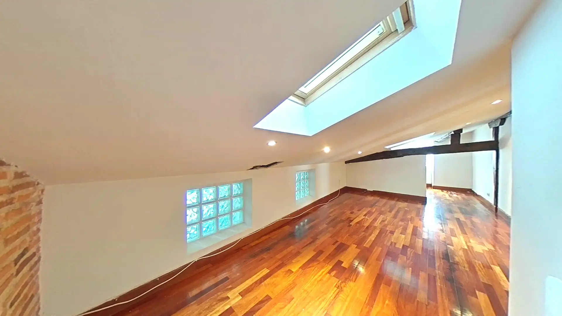 Piso en venta en Castro-Urdiales con Parquet