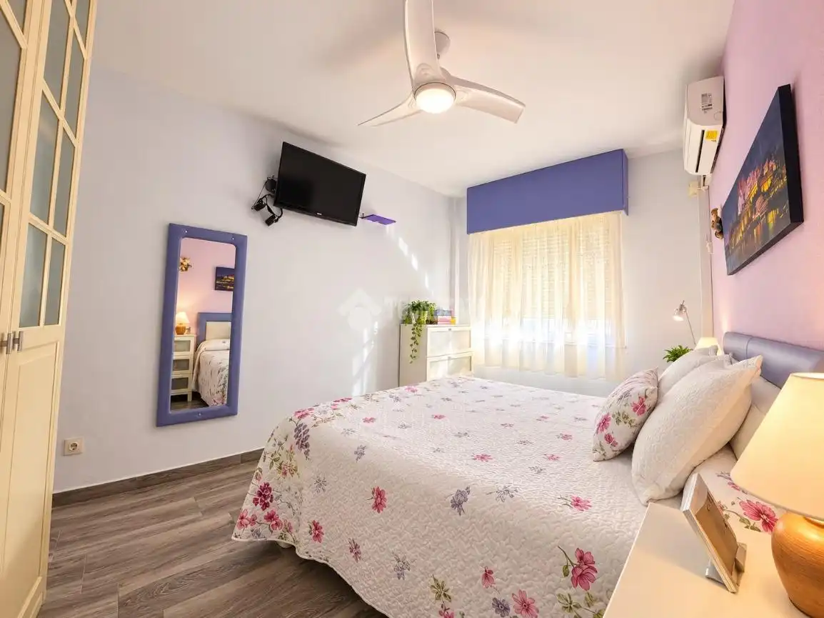 Habitación de Piso en venta en Alicante / Alacant con Aire acondicionado