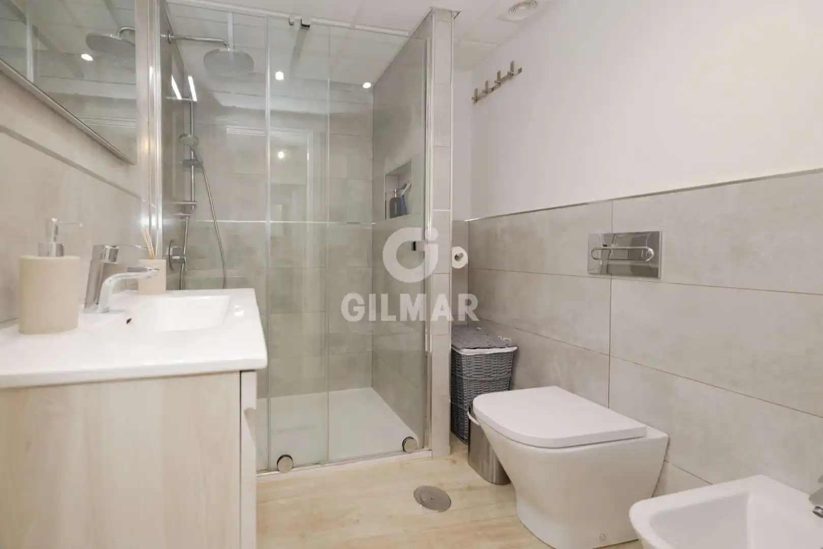 Bany de Apartament en venda en Estepona amb Calefacció, Jardí privat i Piscina