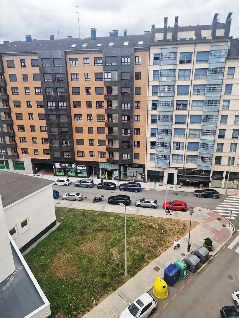 Parkplatz von Wohnung zur Miete in Avilés mit Heizung und Privatgarten