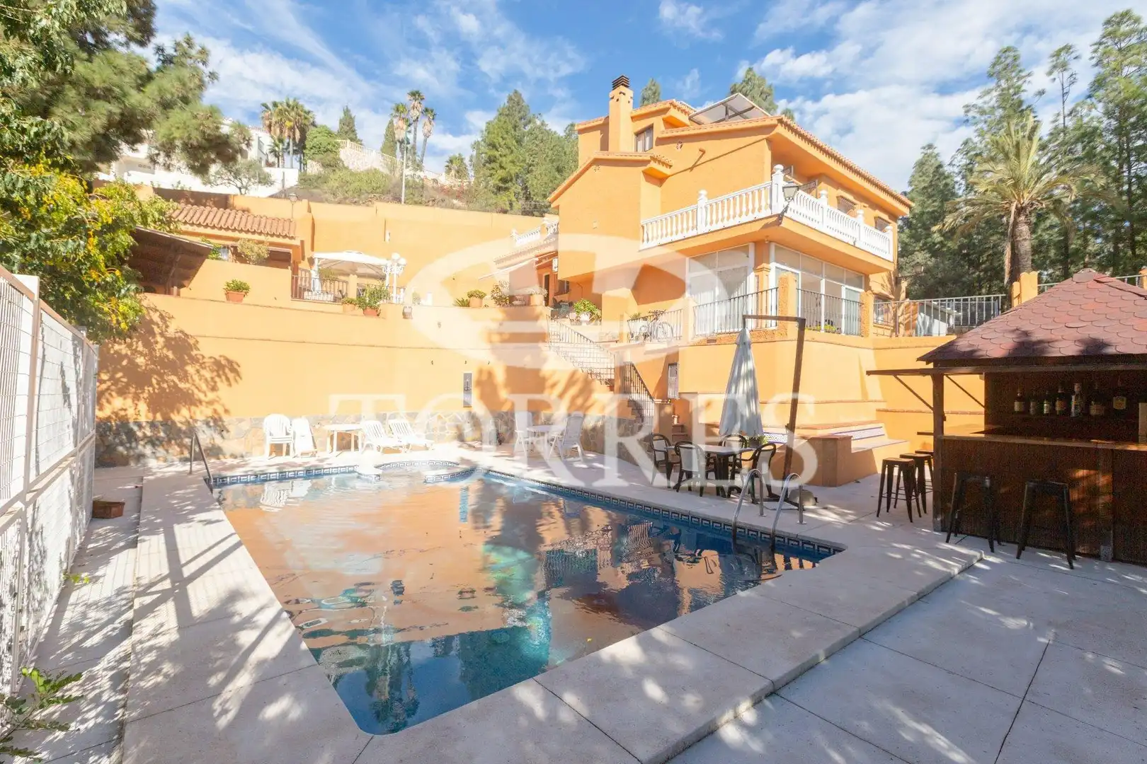 Vista exterior de Casa o xalet en venda en Málaga amb Aire condicionat, Calefacció i Jardí privat