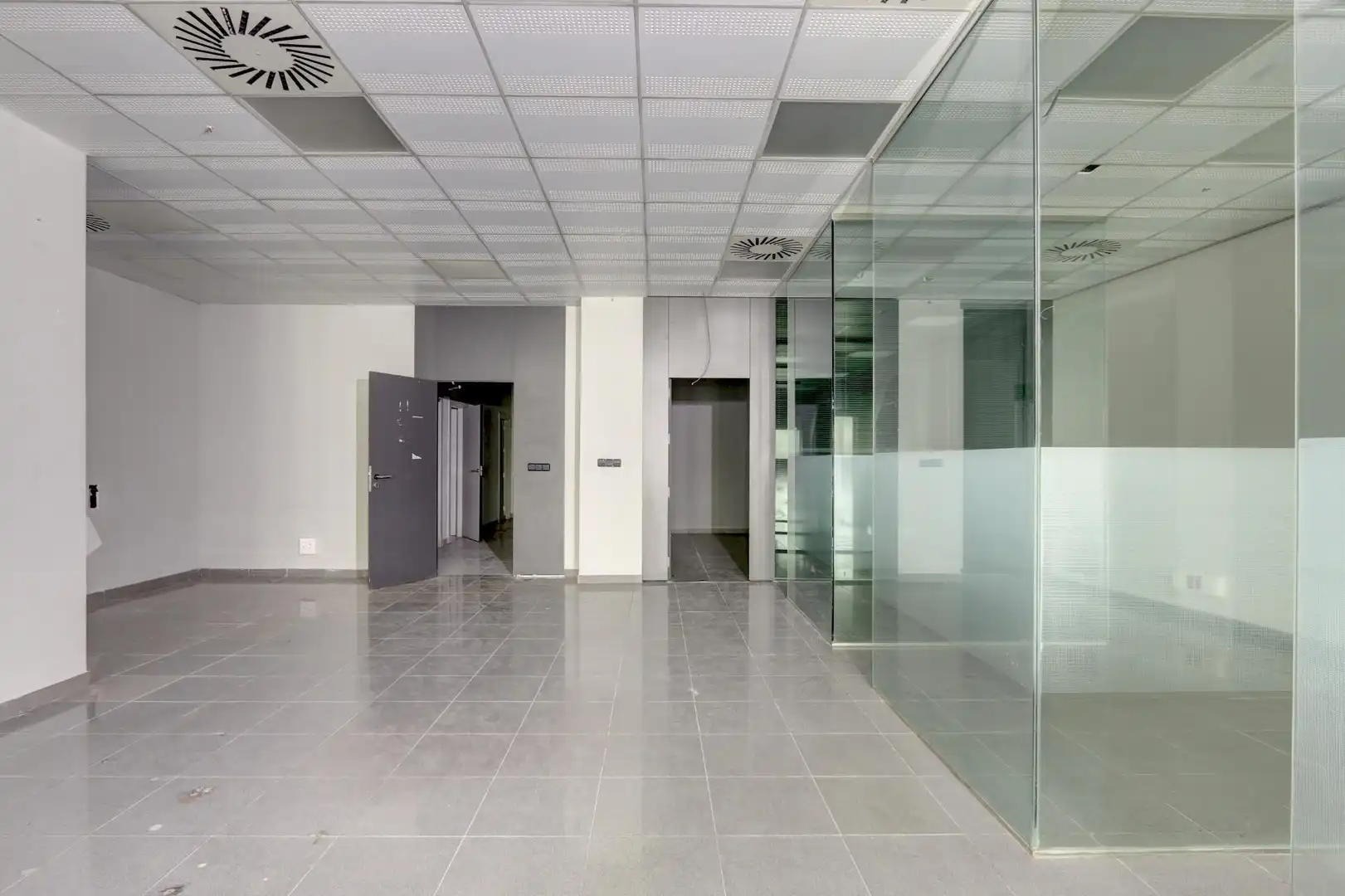 Business premises for sale in Núcleo Urbano, imagen 3