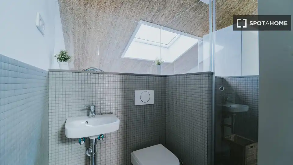 Baño de Piso de alquiler en Madrid con Aire acondicionado, Calefacción y Amueblado