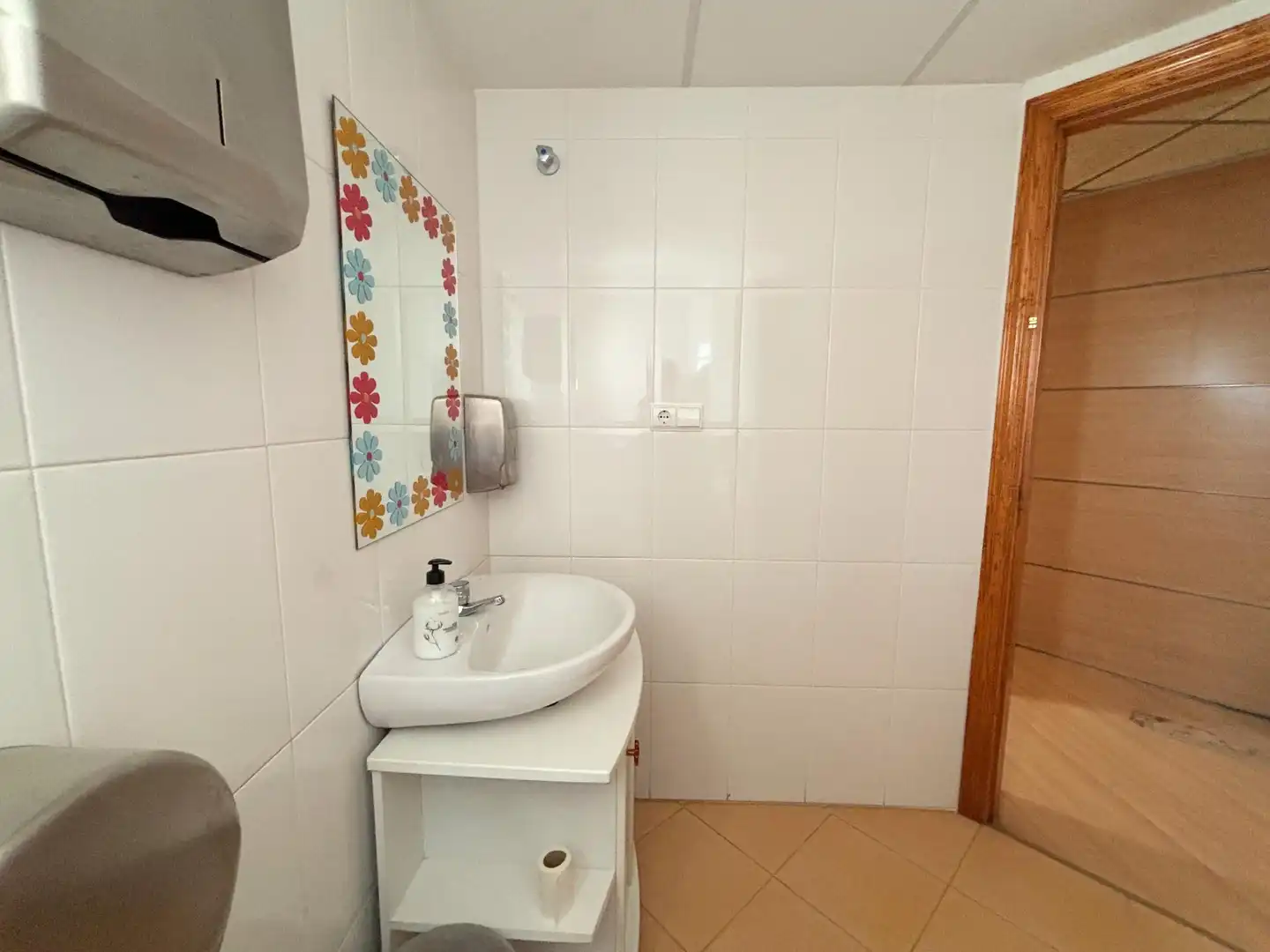 Bathroom of Office for sale in Alicante / Alacant  with Air Conditioner and Furnished