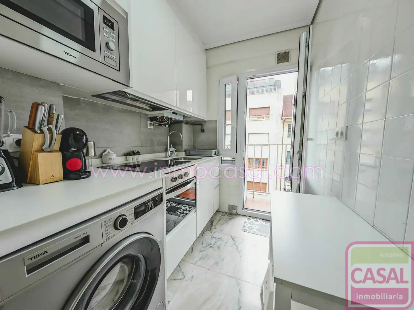 Küche von Wohnung zum Verkauf in Oviedo  mit Heizung und Möbliert