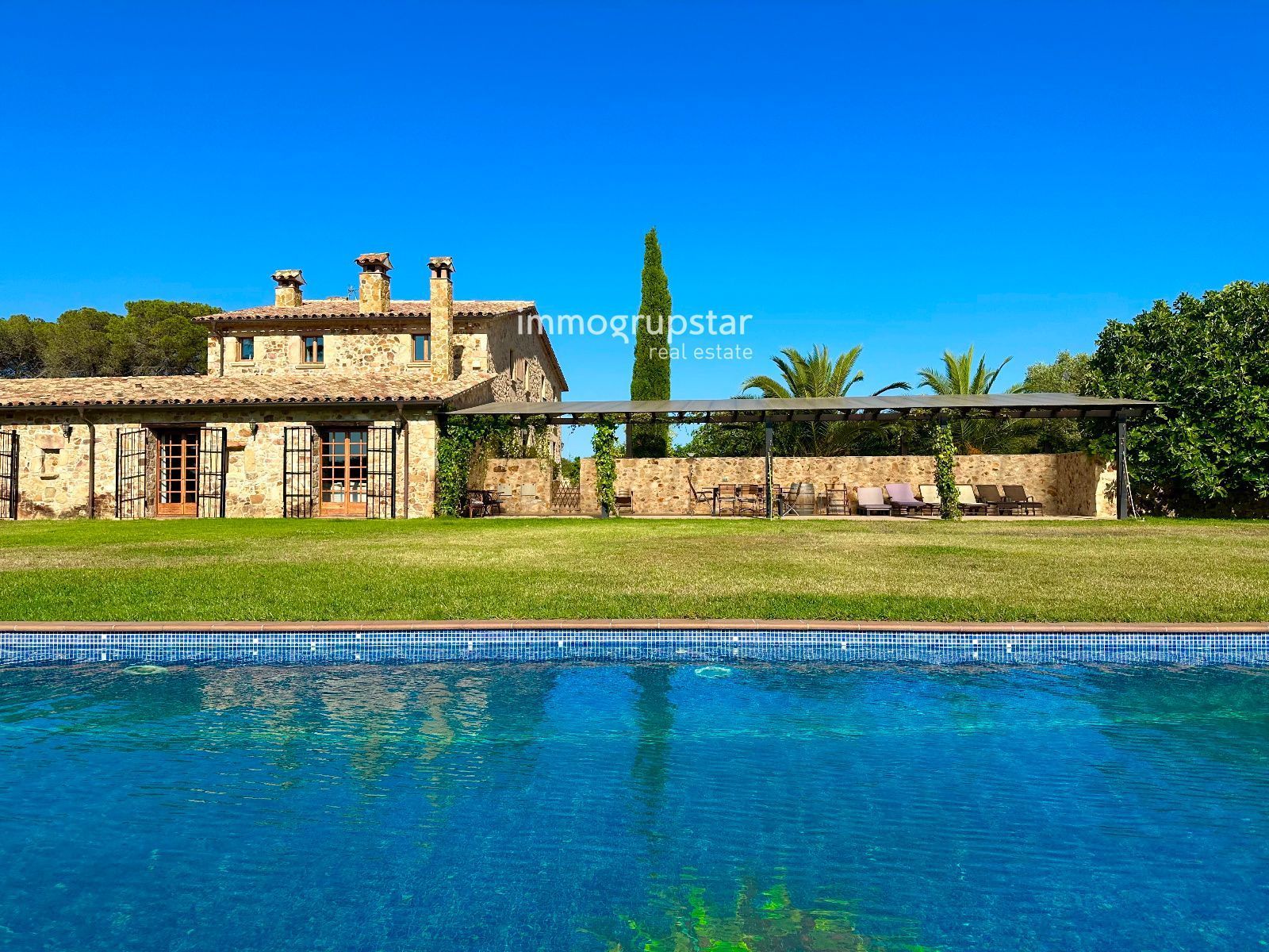 Jardí de Finca rústica en venda en Santa Cristina d'Aro amb Terrassa, Traster i Piscina
