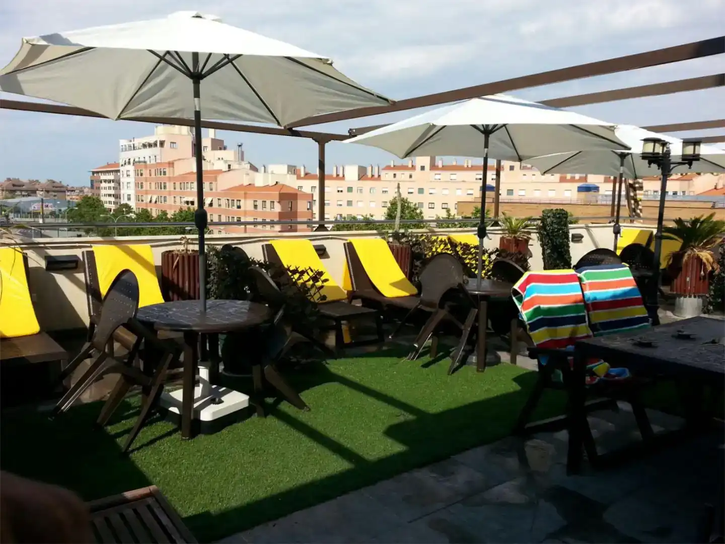 Terraza de Dúplex para compartir en Valladolid con Aire acondicionado, Jardín privado y Parquet