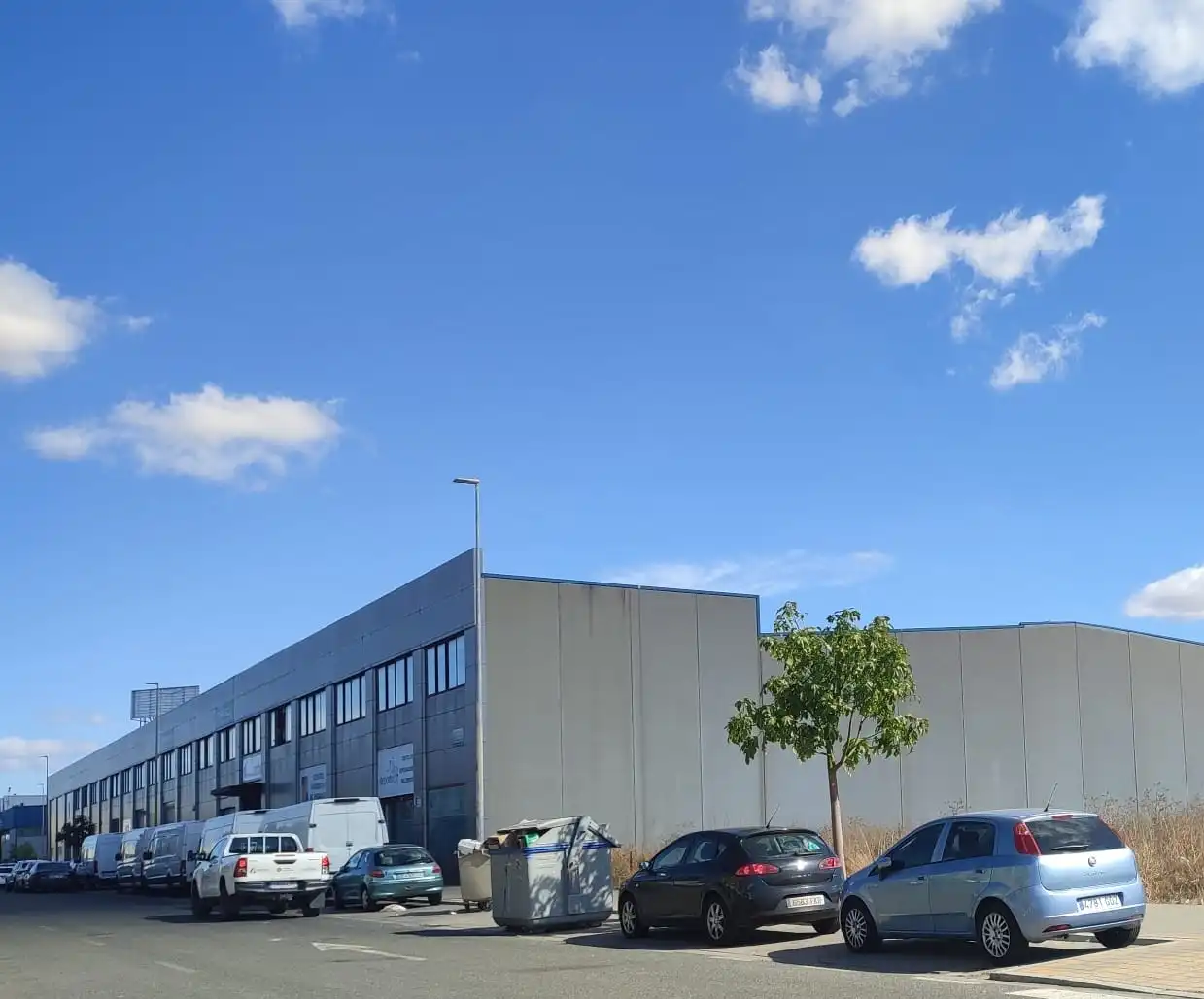 Nave industrial con ascensor en alquiler en Cerro - Amate